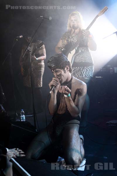 HUNX AND HIS PUNX - 2010-05-05 - PARIS - Point Ephemere - 